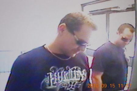 Police release photos of thieves