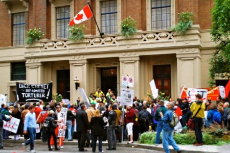 Protests greet Cheney talk at Vancouver Club