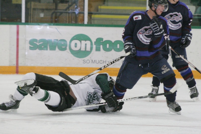 Cats use power play to claw past Leafs 5-2 Friday in the East Kootenay City