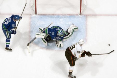 Canucks Dominated by Ducks, Lose 4-2 on Sunday Night in Vancouver