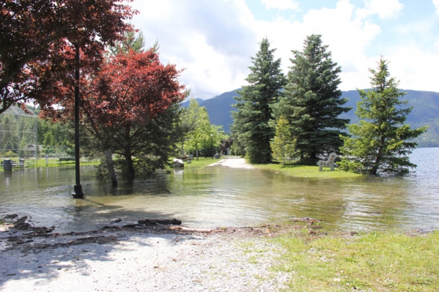 Kootenay Lake continues to rise; RDCK issues new state of emergency in Area G