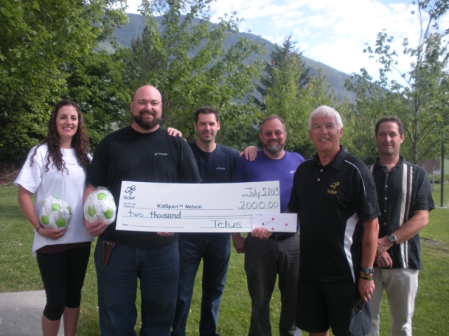 KidSport Nelson receives big ticket donation from Telus Community Action Team