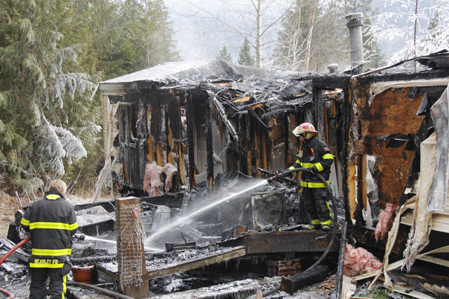 No one hurt in early morning mobile home fire in Bonnington