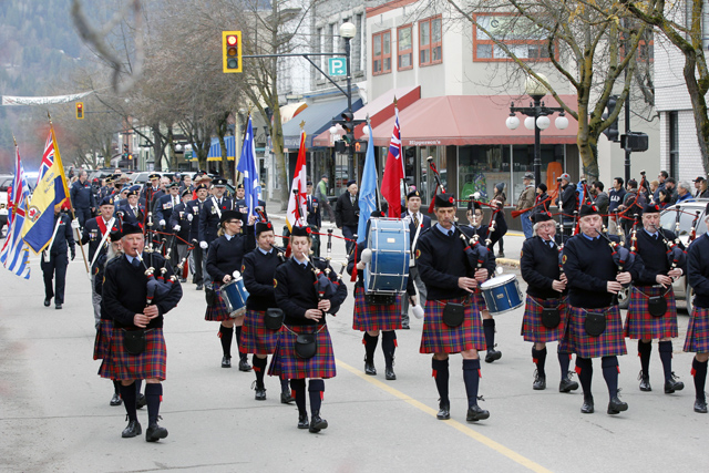 Hundreds flock to Nelson Cenotaph for Remembrance Day Ceremony
