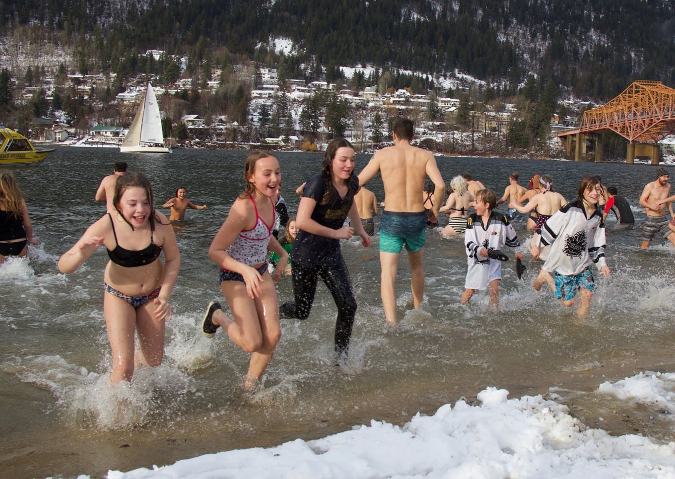 Balmy weather welcomes swimmers to 2020 Polar Bear Dip