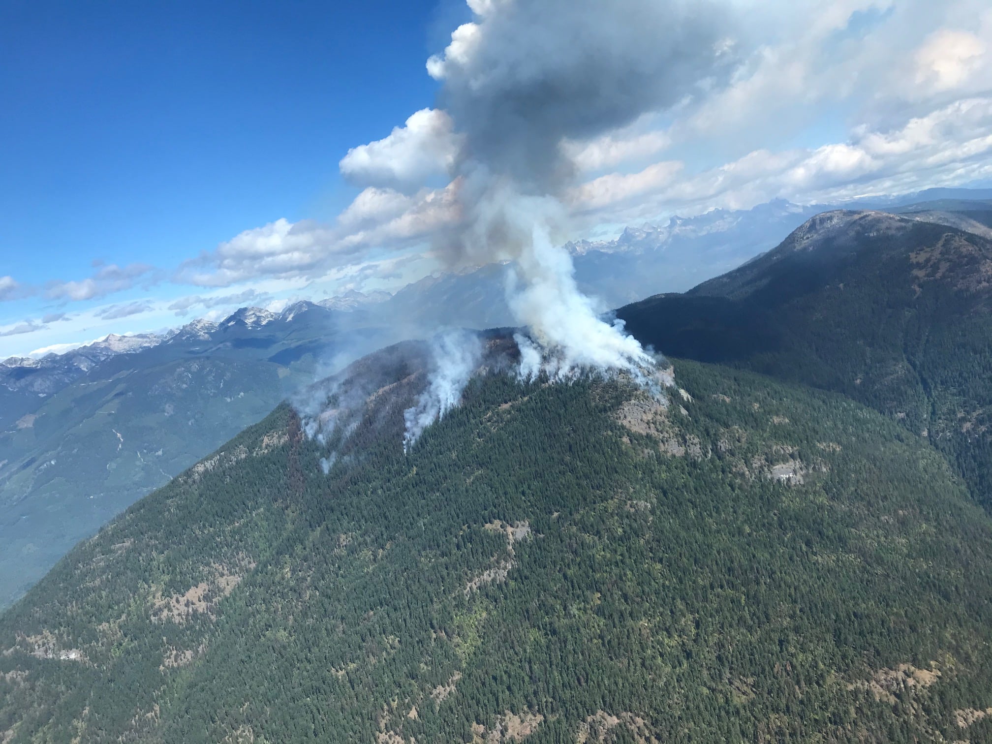 Talbot Creek fire remains out of control, now covers 725 hectares