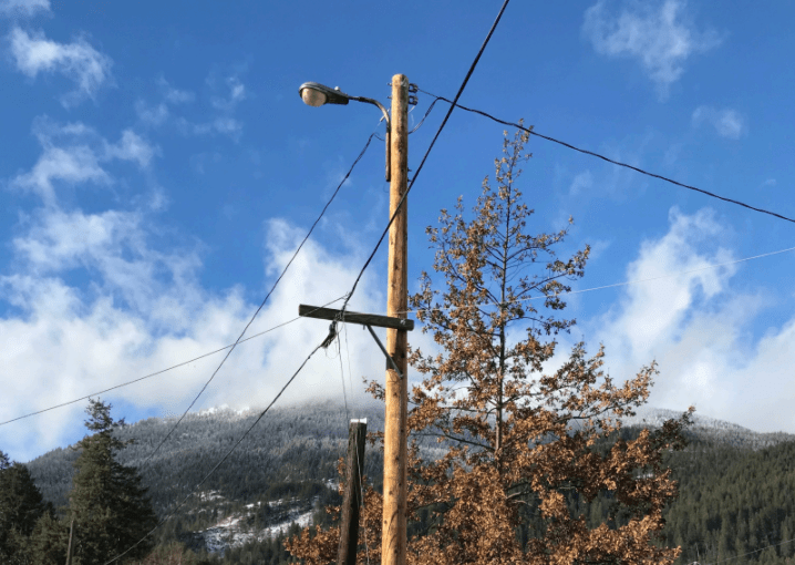 Kaslo resident frustrated with lack of customer service over replacement of power pole