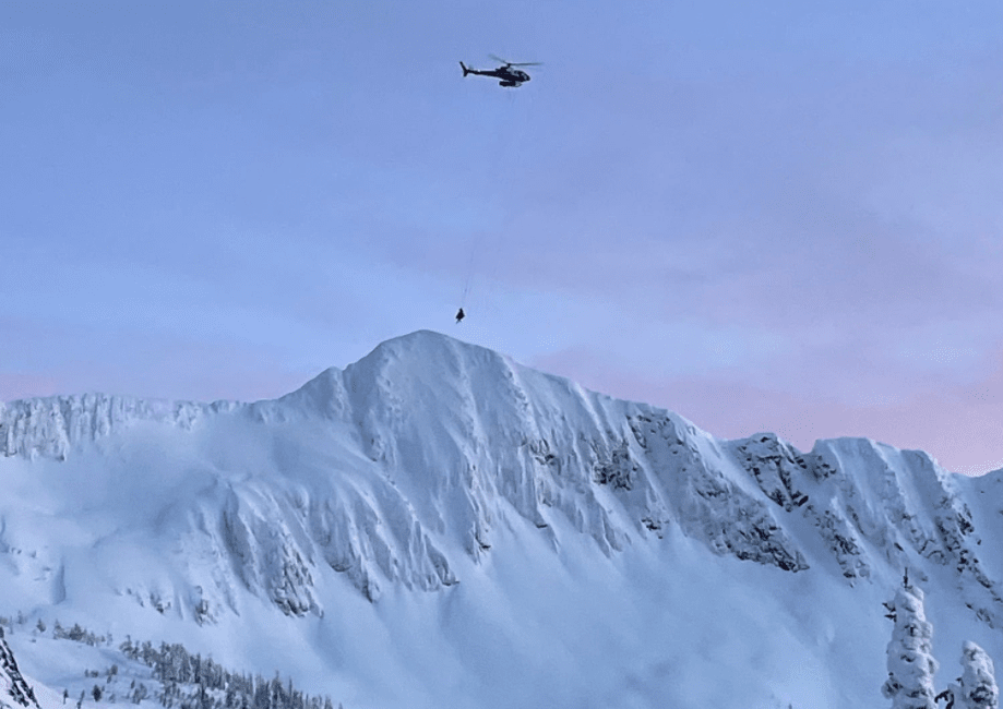 Nelson SAR rescue injured skier from backcountry near Whitewater Ski Resort