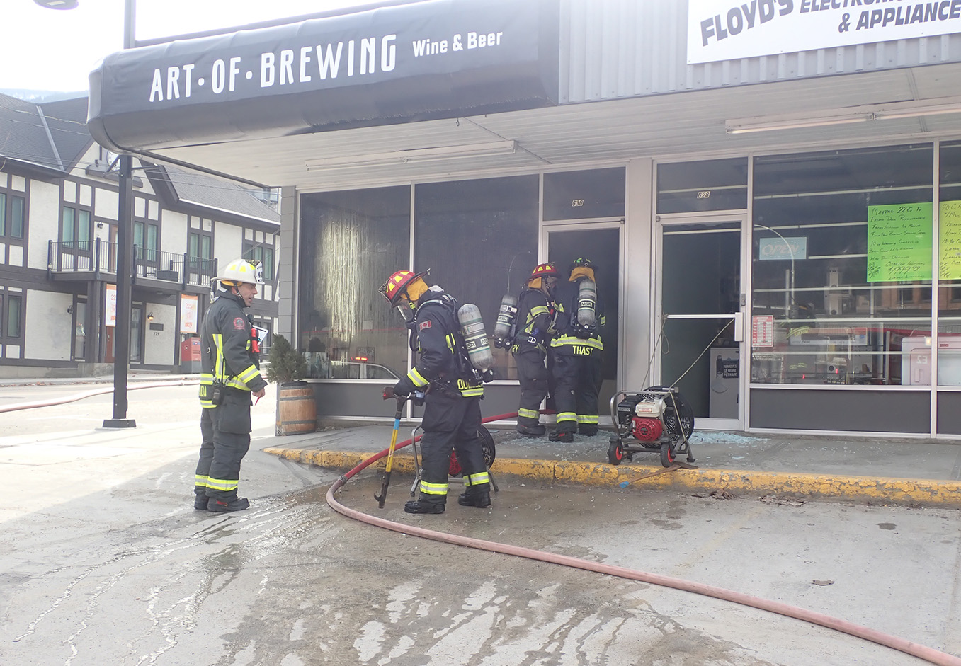 Nelson Fire and Rescue Services respond to fire at business in mini mall